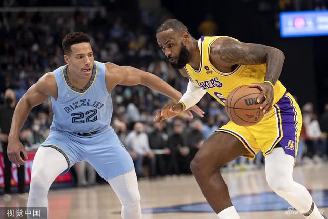 陈盈骏15+6+6广州逆转青岛 鲍威尔空砍三双